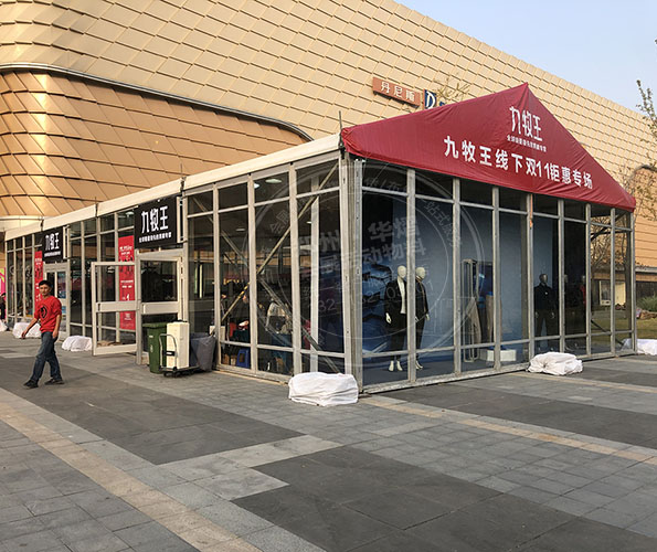郑州华熠篷房租赁厂家为惠济万达提供10米跨度展销会玻璃篷房